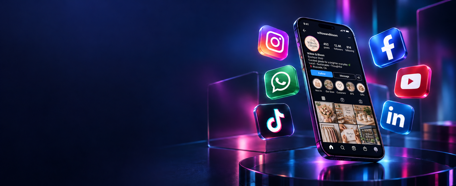Perfil de Instagram de uma loja local em um smartphone cercado pelos ícones das principais redes sociais